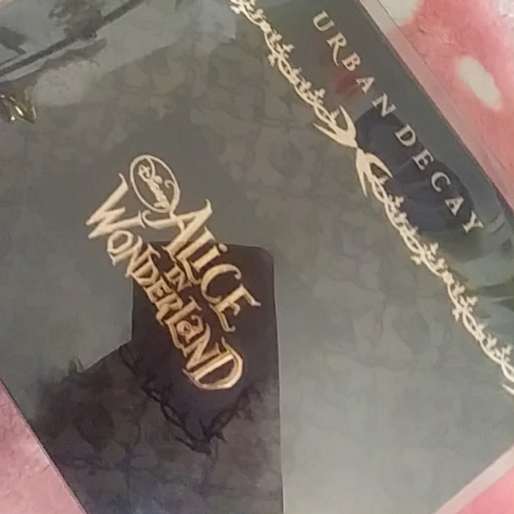 Brand new Urban Decay Alice in Wonderland eyeshado